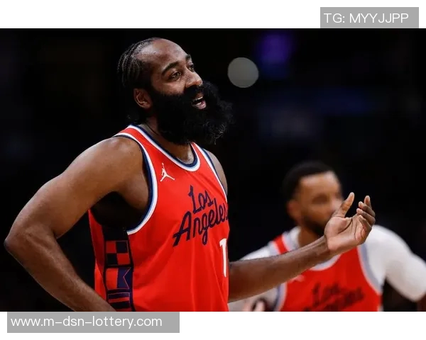 哈登贡献20分5助攻班凯罗砍下26分6篮板快船战胜魔术展现强大实力